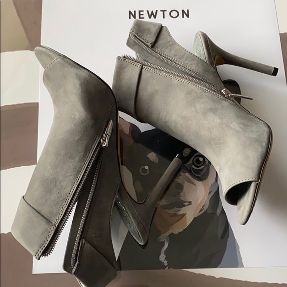 Vince Camuto Booties (GRG) - Picture 4 of 12